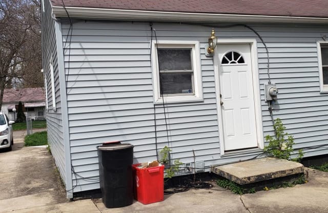 451 Ainsworth Cir - 451 Ainsworth Circle, Ypsilanti, MI 48197