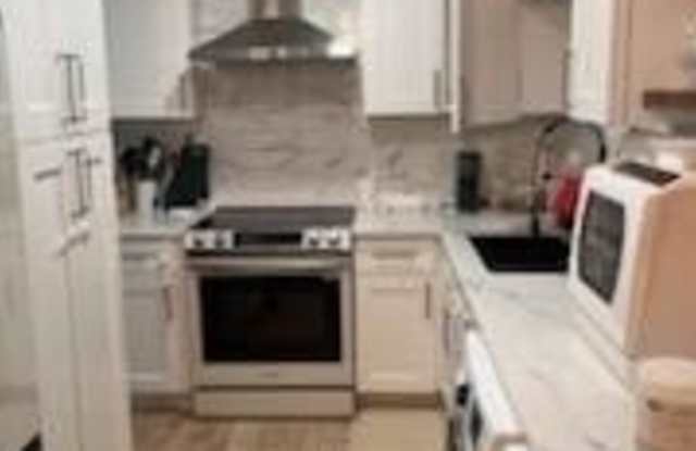 2220 NE 68th Street unit: 1023 photos photos