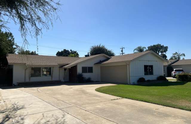 Beautiful 3-Bedroom Home with Upgraded Features & Fireplace! Gallery 1