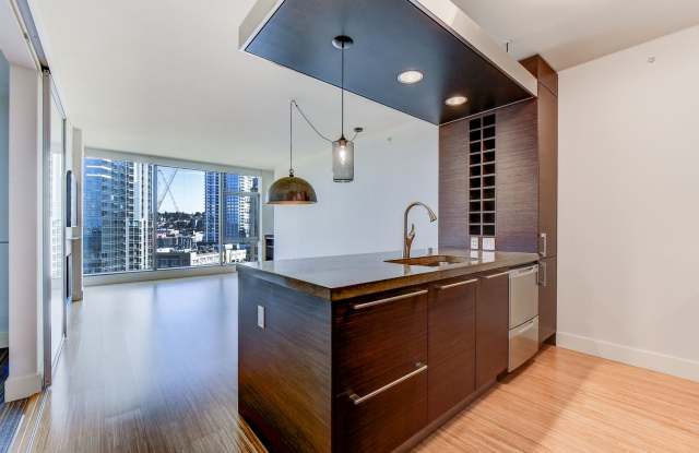 Elevated 1BR at Enso | Lake Views, Parking, Prime Location photos photos