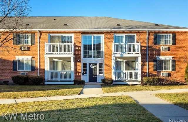 2425 Torquay Avenue photos photos
