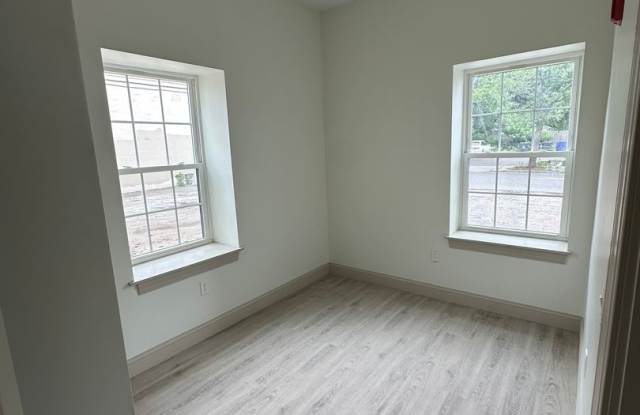 Brand NEW 1 Bed/ 1 Bath Apartment in Providence! Gallery 2