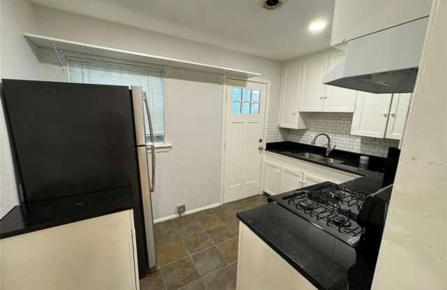 4916 Kelton Drive Gallery 3