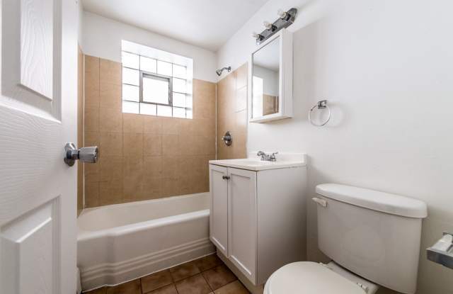 812 S 19th Avenue - Pangea Apartments Gallery 2