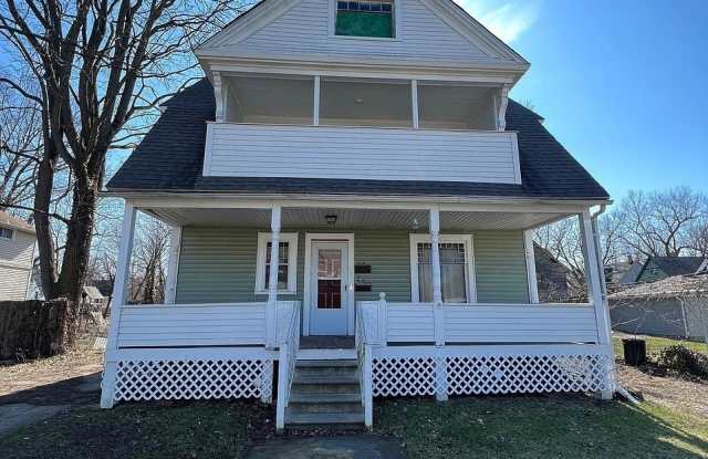 220 Lake Avenue unit: Up - 220 Lake Avenue, Elyria, OH 44035