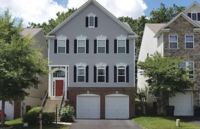 3321 EAGLE RIDGE Drive Gallery 1