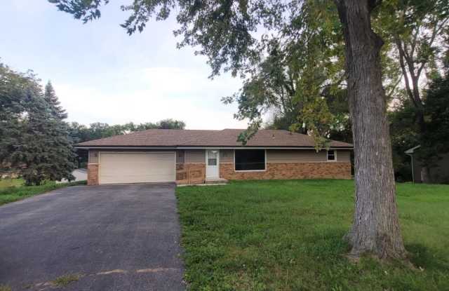3329 Lookout Dr Gallery 1