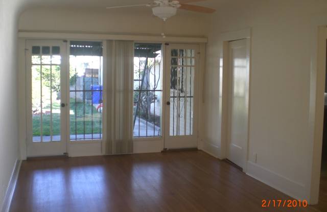 3771 Pershing Avenue Gallery 3