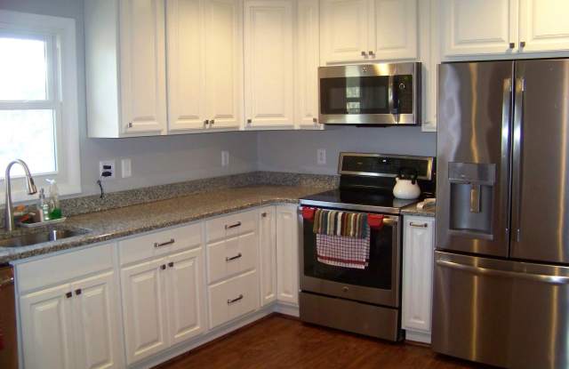 9758 LONGVIEW DRIVE Gallery 4