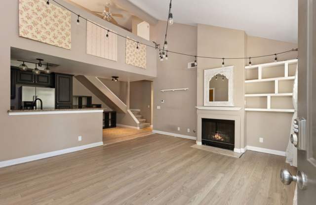 Spacious 2 Bedroom with Loft! photos photos