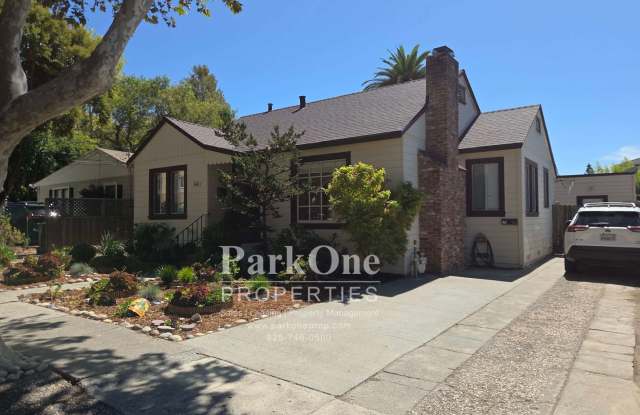 Charming 2 Bed 1 Bath Home in Martinez Gallery 3