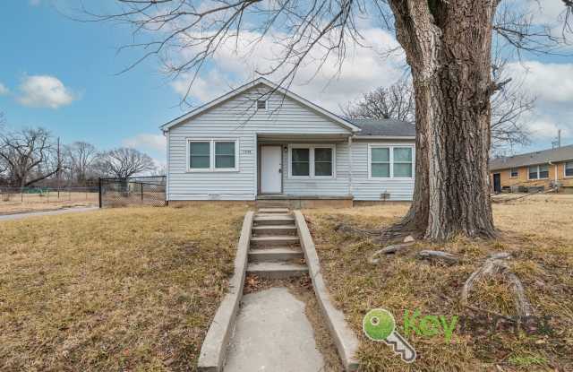 Renovated 3 Bedroom 1 Bathroom, Section 8 Welcome! photos photos