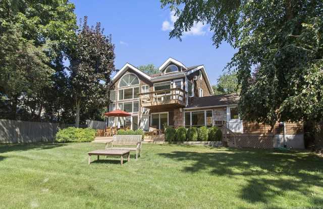 42 Towd Point Road Gallery 3