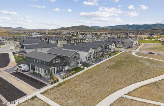 6860 Mountain Maple Drive Gallery 3