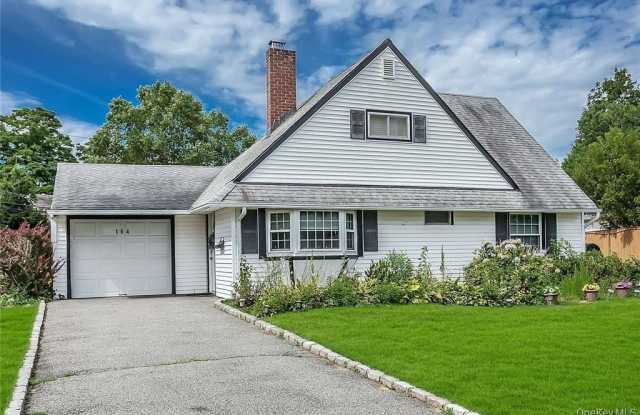 164 Blueberry Lane Gallery 1
