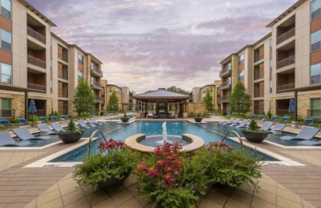 3533 Bluffs Ln - 3533 Meadow Bluff Lane, Sachse, TX 75048