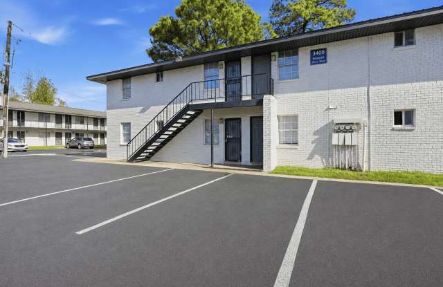 Creekside Meadows Apartment Gallery 2