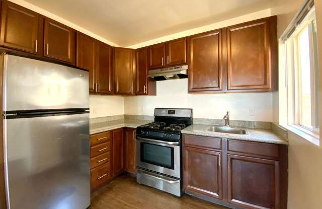 UPDATED, Spacious 1BR! DECK! STAINLESS APPLIANCES! HARDWOOD! photos photos