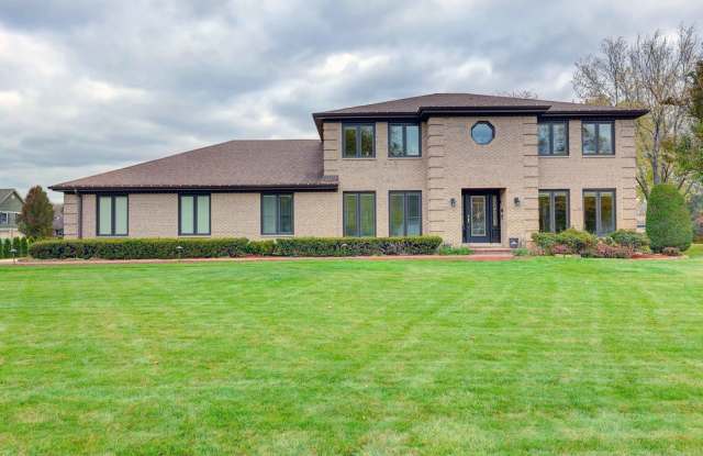 205 Thierry Lane - 205 Thierry Lane, Prospect Heights, IL 60070
