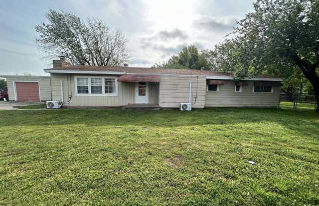 323 North 19th Street - 323 North 19th Street, Collinsville, OK 74021