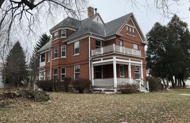 1057 12th Avenue - 1057 12th Avenue, Grafton, WI 53024