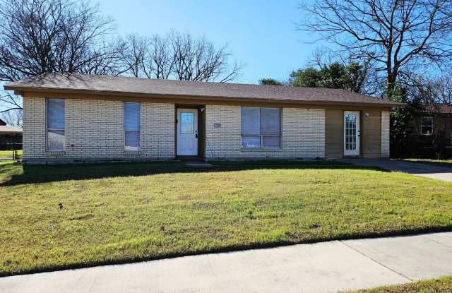 1508 KIMBERLY LN. AVAILABLE NOW photos photos