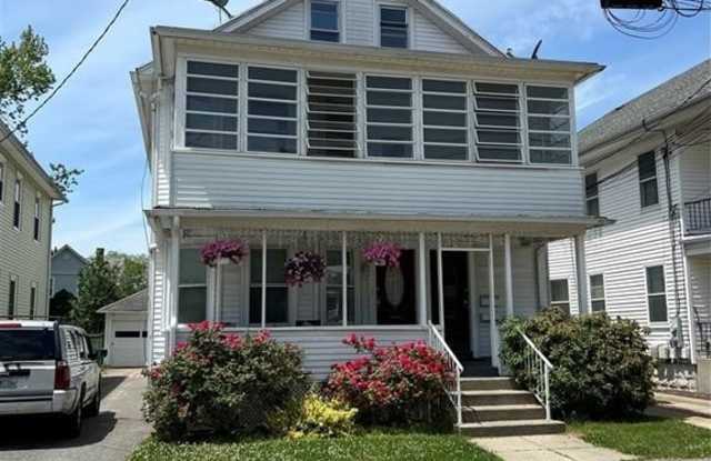 22 Ingleside Avenue unit: 2 photos photos