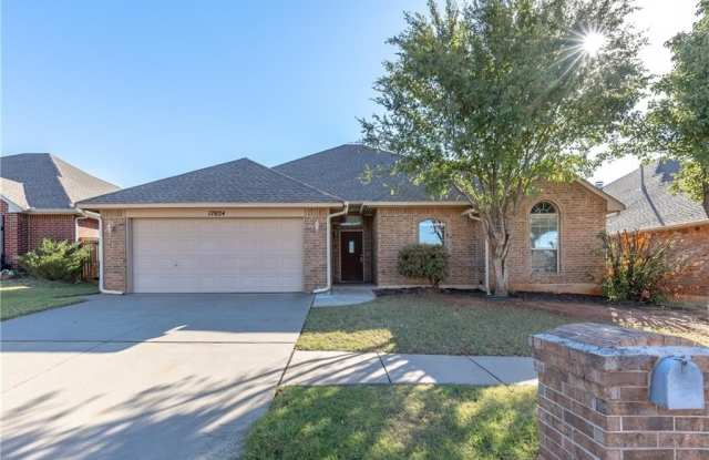 17024 Woodvine Drive photos photos