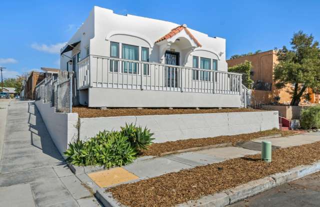 Elevated Golden Hill 2BR with Southwesterly Views with A/C & Detached Garage photos photos