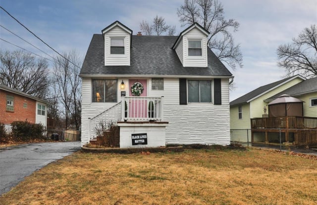 147 Euclid Avenue - 147 Euclid Avenue, Webster Groves, MO 63119