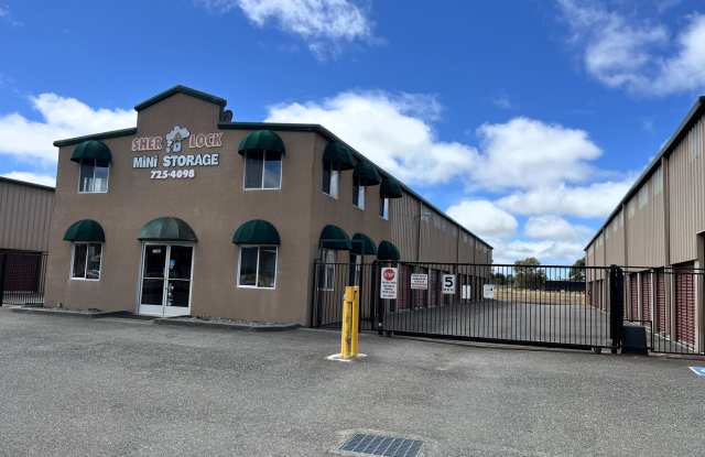 Large Cat-Friendly 1 Bedroom Apartment In Storage Complex With All Utilities Paid! photos photos