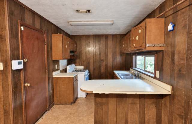 137 Grover Cleveland Cir Gallery 3