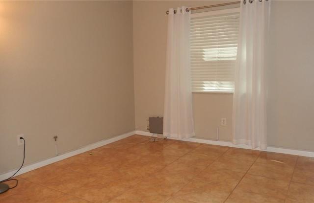3105 W HORATIO Street Gallery 3