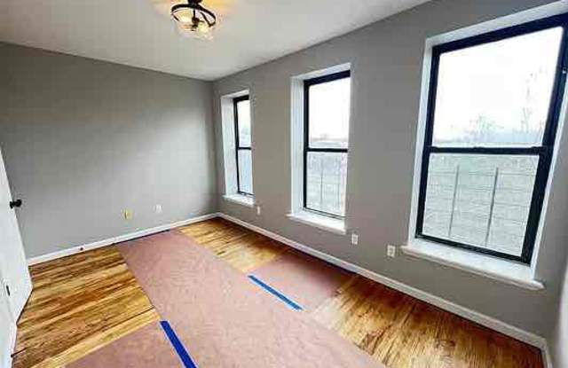 421 E 135th St - 421 East 135th Street, Bronx, NY 10454