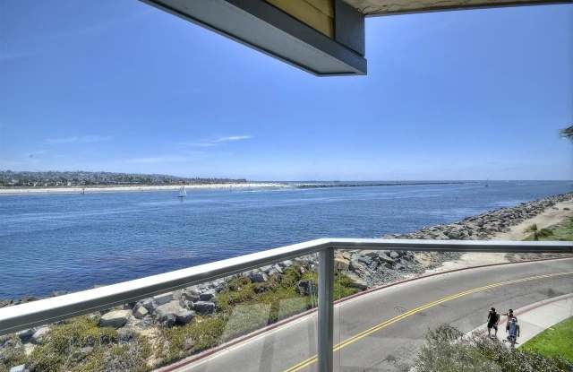 2595 Ocean Front Walk unit: 7 photos photos