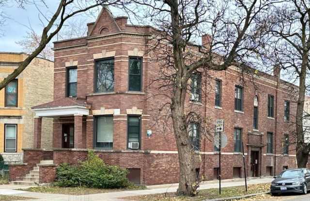 3118 Schubert Gallery 1