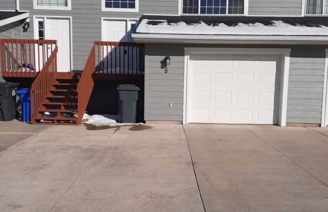 2 BED | 2 BATH | TOWNHOME | SINGLE GARAGE | WEST photos photos