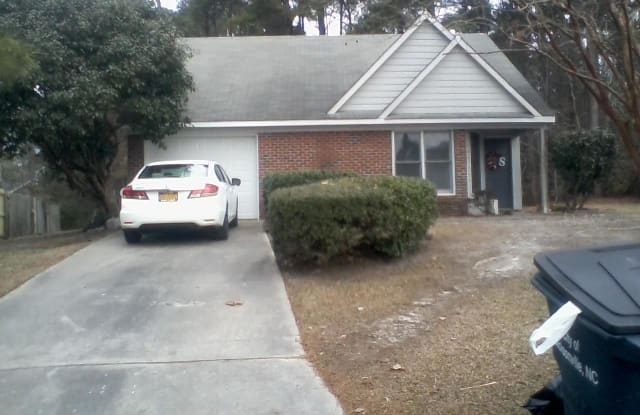 102 Wedgewood Drive - 102 Wedgewood Drive, Jacksonville, NC 28546