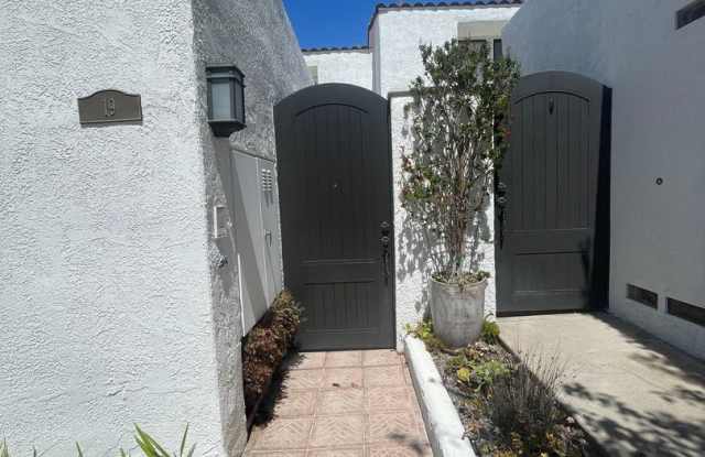 Amazing Corona Del Mar for Lease - 3BR - 2.5 BTH Gallery 3