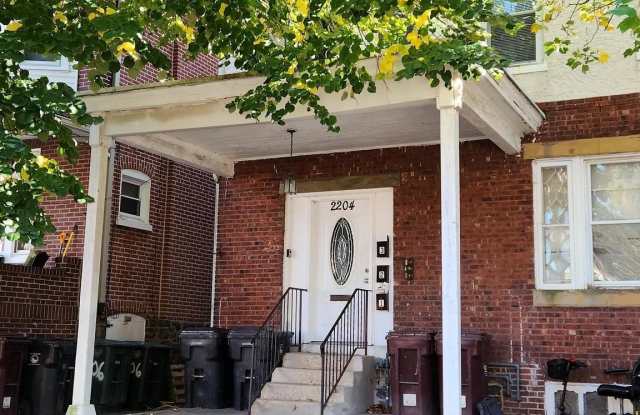 2204 N JEFFERSON Street unit: 2 photos photos