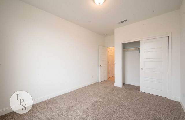 2022 South/East Fresno Home, 4BR/2BA - Lots of Amenities! photos photos