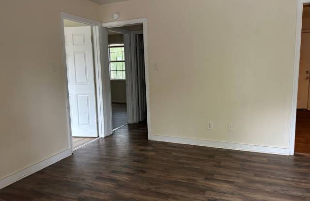 2 Bedroom Central air and heat Gallery 3
