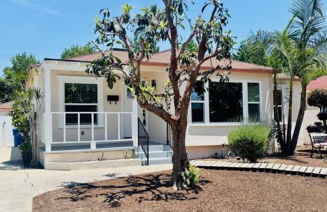 6534 Balcom Avenue Gallery 2