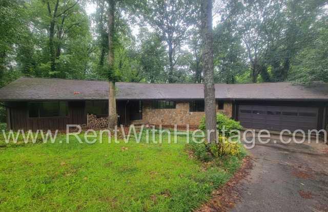 Charming Cabin Style Home on 1.3 Acres / Finished Basement / Great Location photos photos