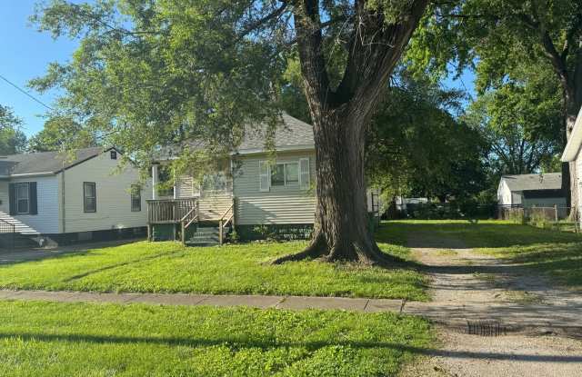 Is This Love? Cozy 2 Bed, 1 Bath Home with Spacious Living Area photos photos