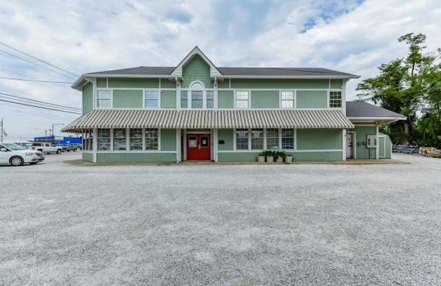 890 East Cherry Gallery 3