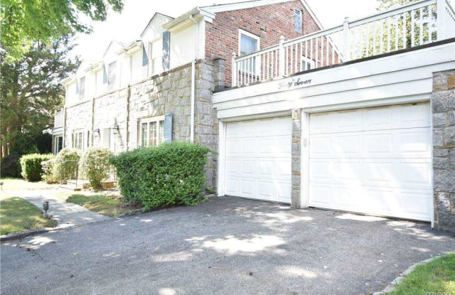 47 Blackburn Lane - 47 Blackburn Lane, Munsey Park, NY 11030