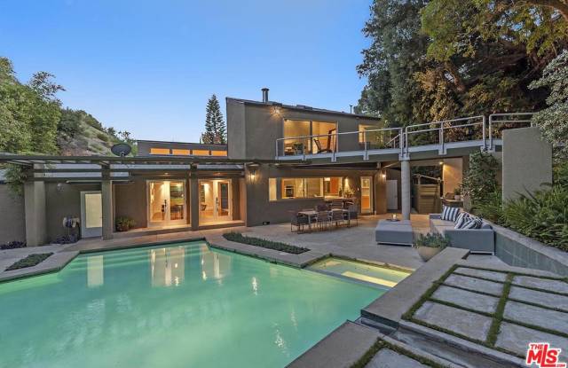3239 LEDGEWOOD Drive Gallery 2