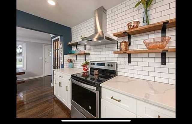 16823 Northview Drive Gallery 3