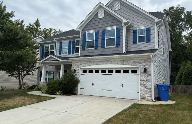 Executive 4-Bedroom Home on a Cul-de-Sac – Lawn Care Included! photos photos Executive 4-Bedroom Home on a Cul-de-Sac – Lawn Care Included! photos photos